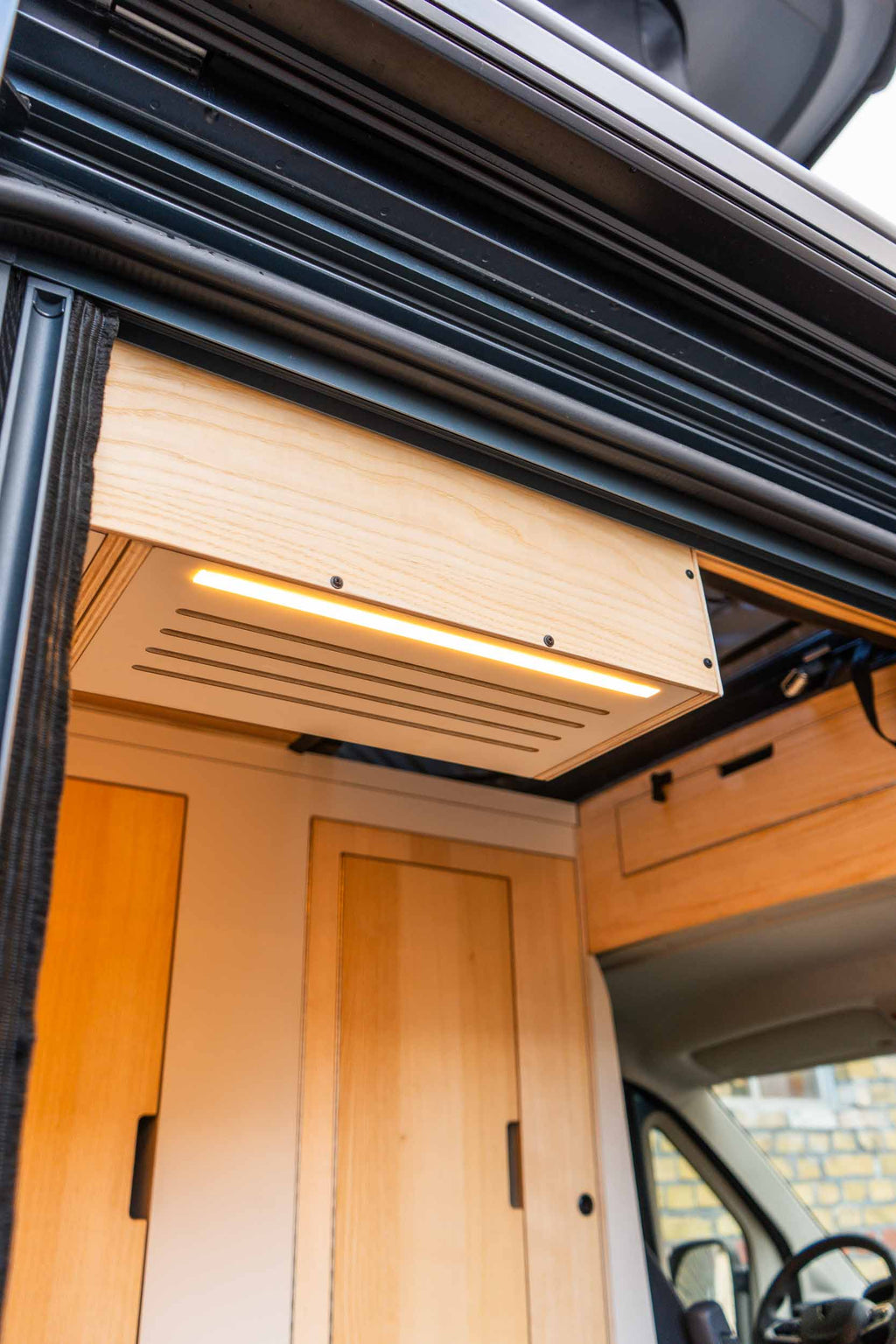 Contreplaqué léger epicPLY plaqué bois massif de frêne